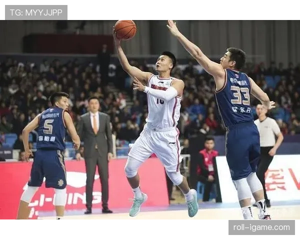 沃克防守状态回暖,成球队取胜关键 沃克防守状态回暖,成球队取胜关键