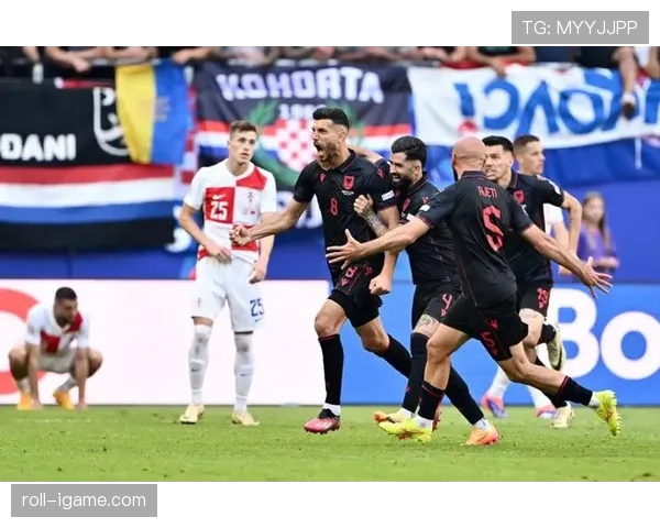 汉堡人民公园迎来欧洲杯盛会，足球迷热情庆祝赛事高潮