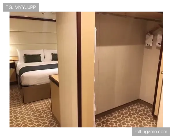 姚明家衣帽间那排球鞋摆得跟博物馆展柜似的，我的钱包已经下线